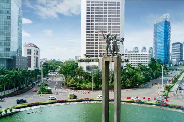 Jakarta Walking Tour with MRT and Multilingual Guide