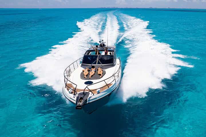 All Inclusive Cancun: Coast & Fun 4 hrs Luxury Yacht 50' Cranchi