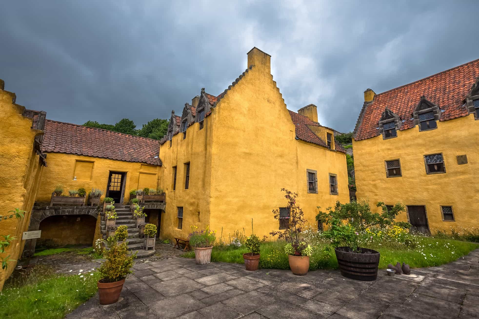 Outlander Tour with entry to Castles