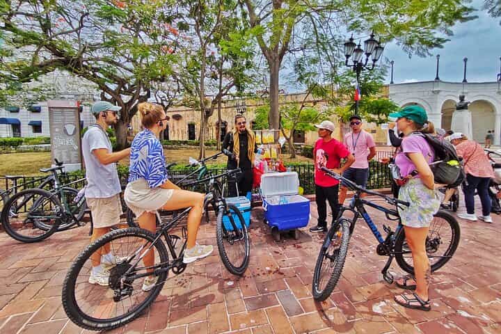 Panama City Bike Tour + Local Markets By Paradox Experience