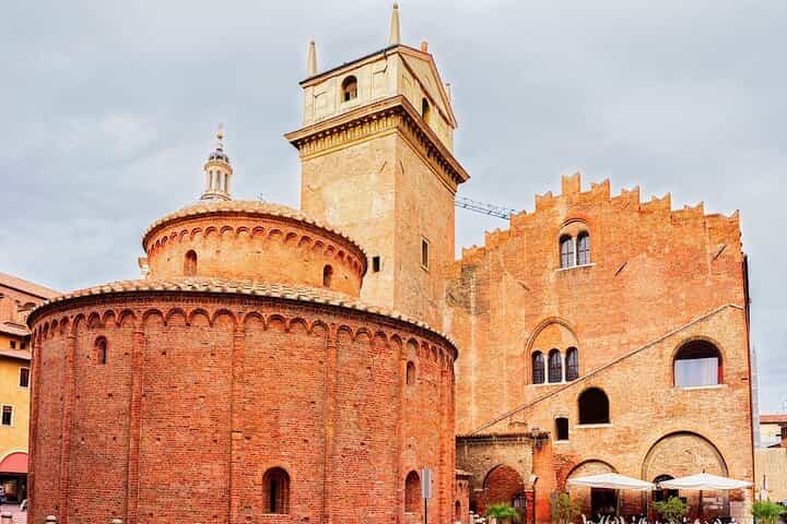 VIP Experience Verona, Mantua and the Mincio River from Verona 