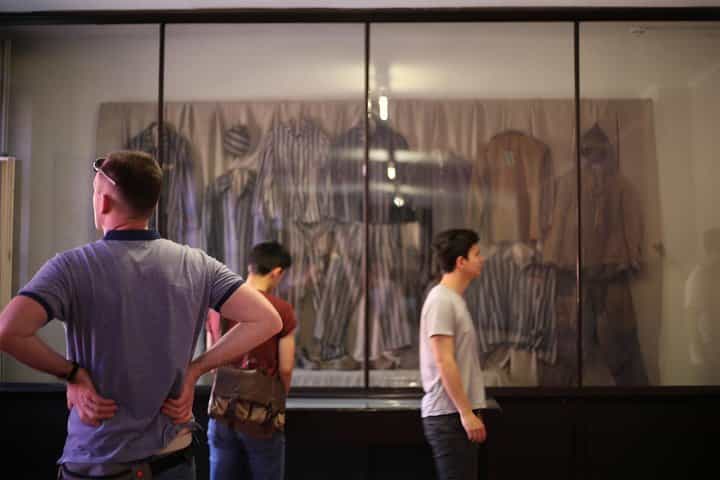 Auschwitz Birkenau: Live-Guided Tour with Transportation and Hotel Pickup