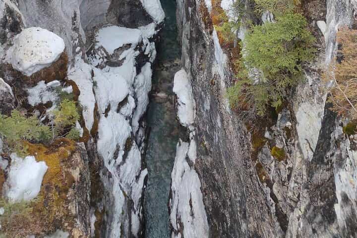 Lake Louise, Marble Canyon Icewalk and Banff Town from Calgary
