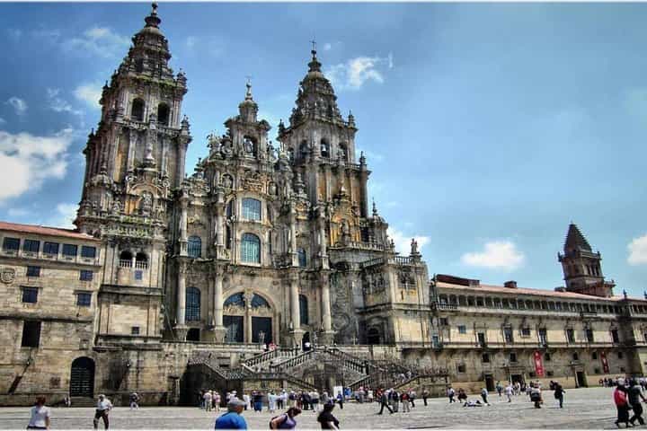 Santiago de Compostela & Valença do Minho - Private tour from Porto
