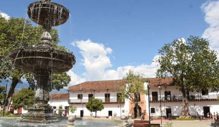 Tour por Santa Fé de Antioquia: la cuna histórica de la región paisa.
