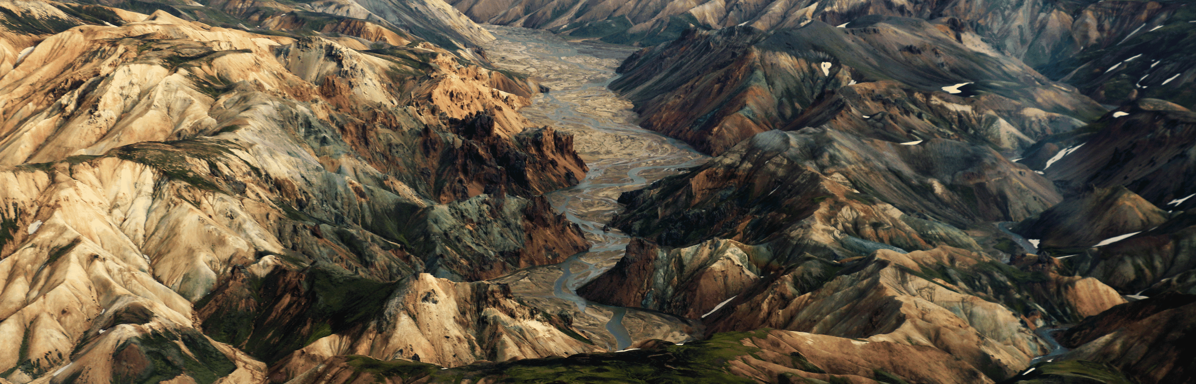 Landmannalaugar & Highland Wonders Helicopter Tour from Skaftafell – Colors, Craters & Remote Landings