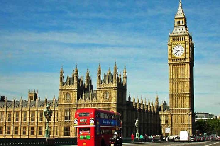 Heathrow Airport to Central London Private Round Trip Transfer