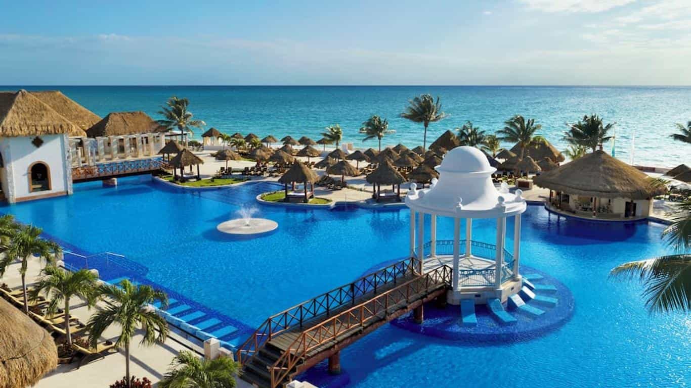 Private Shuttle from Cancun Airport to Dreams Sapphire Resort & Spa
