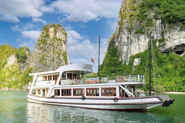 We Go Cruise- Budget Cruise To Explore Halong Bay from Harbor