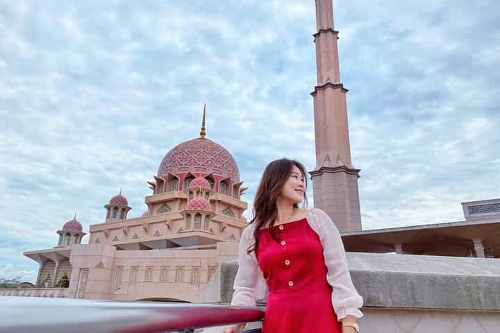Putrajaya Half Day Tour with Pink Mosque & Lake Cruise/Boat(SIC/Shared Tour)