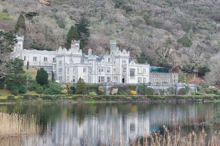 Kylemore Abbey, Sky Road & Aughnanure – Private Tour from Galway