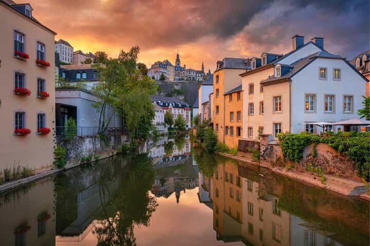 Luxembourg Scavenger Hunt & Self-Guided Audio Walking Tour