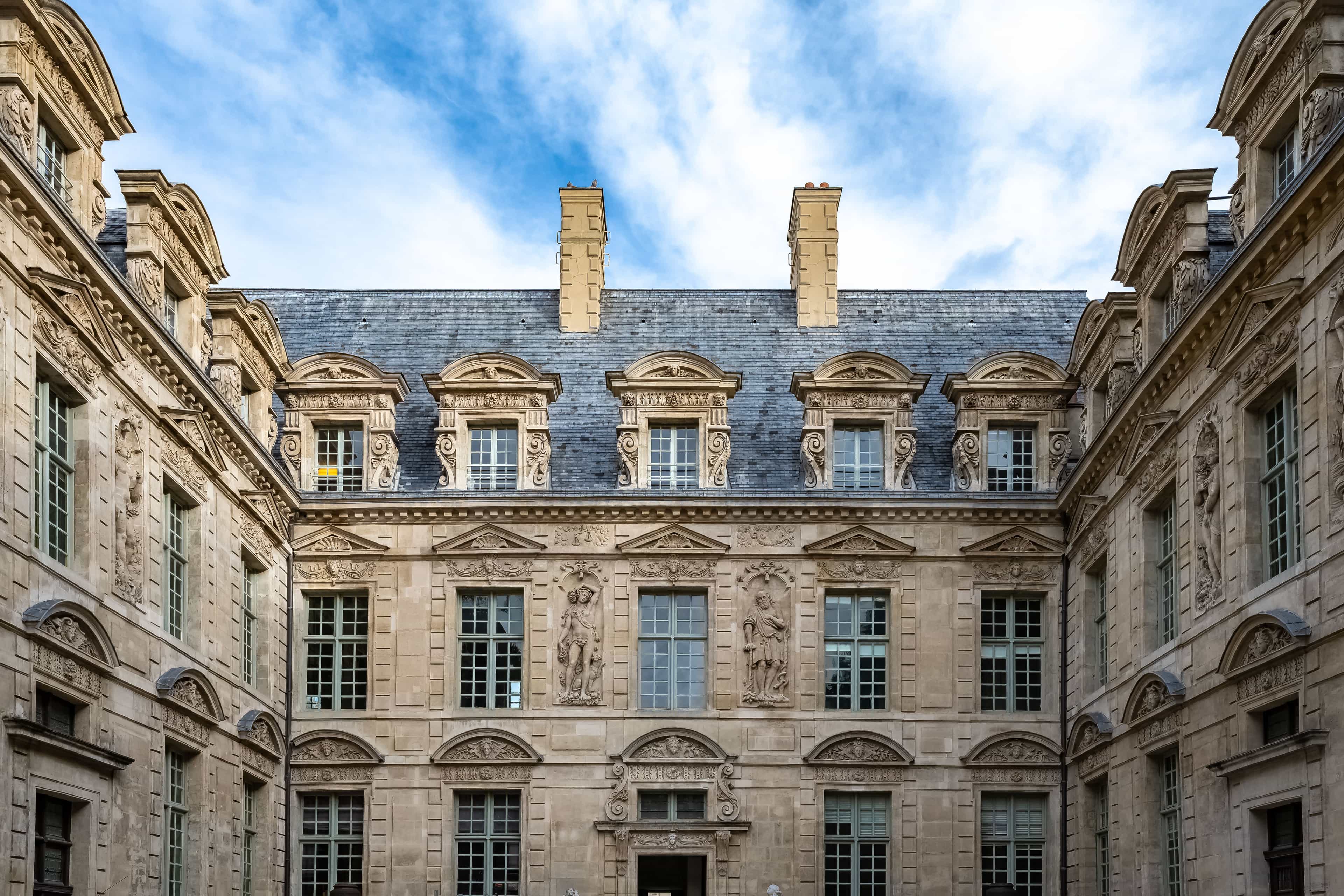 Paris: Carnavalet Museum Guided Visit in Le Marais