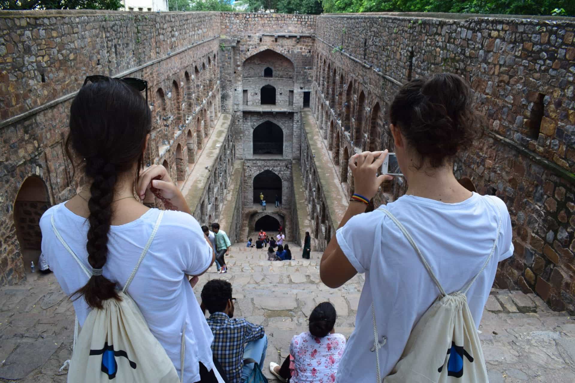 Sanjay Colony Tour & Delhi Sightseeing