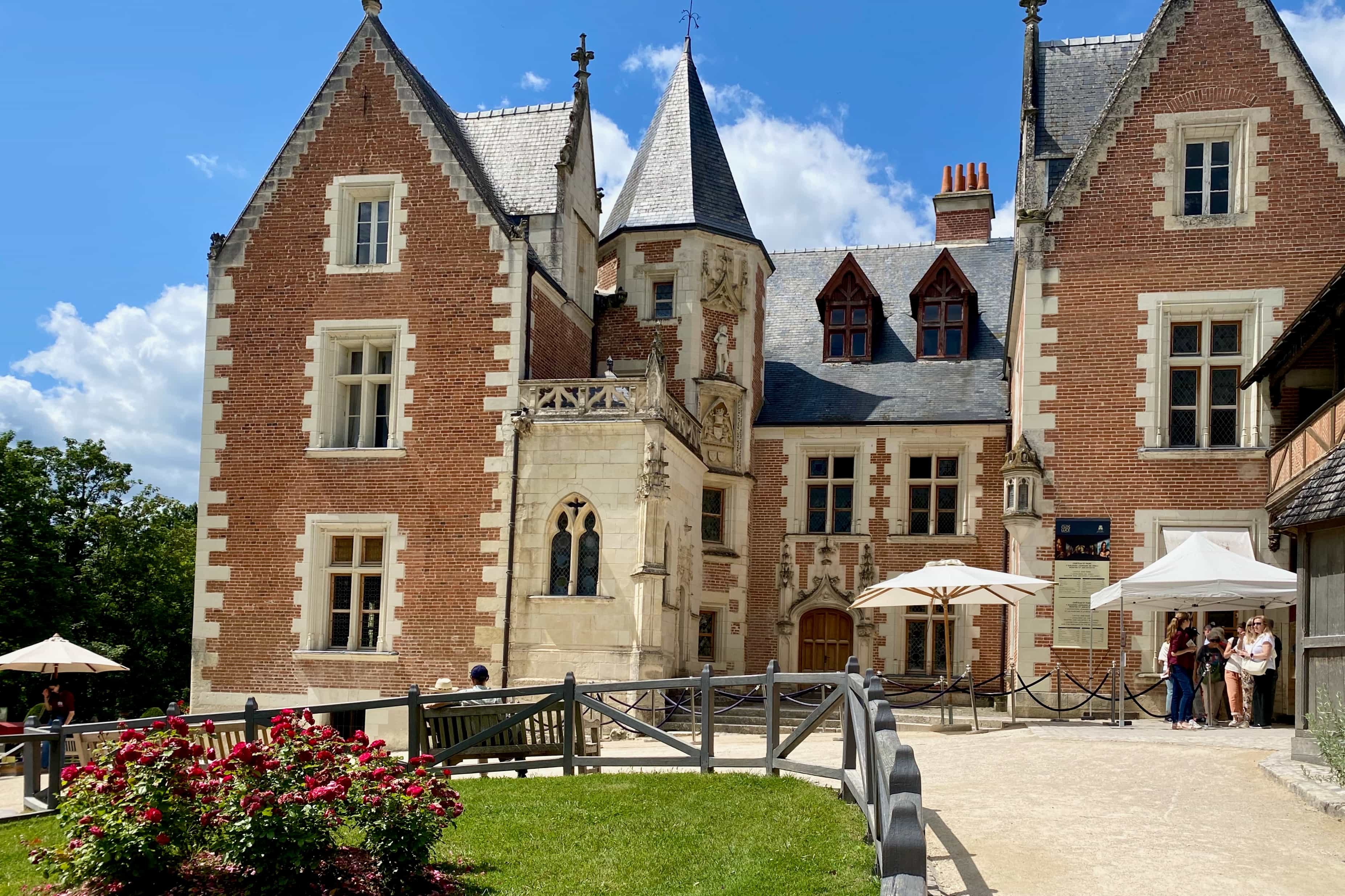 Loire Valley Castles Chenonceau Amboise & Da Vinci Small Group Trip from Paris.
