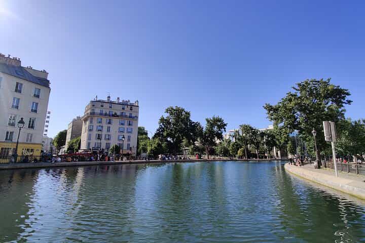 Cycling along the Canal Saint-Martin