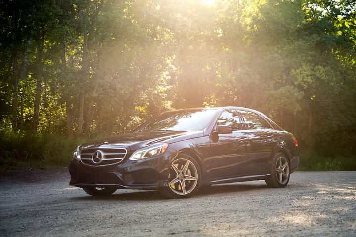 Private Calgary to Banff One-way Transfer in Luxury Car