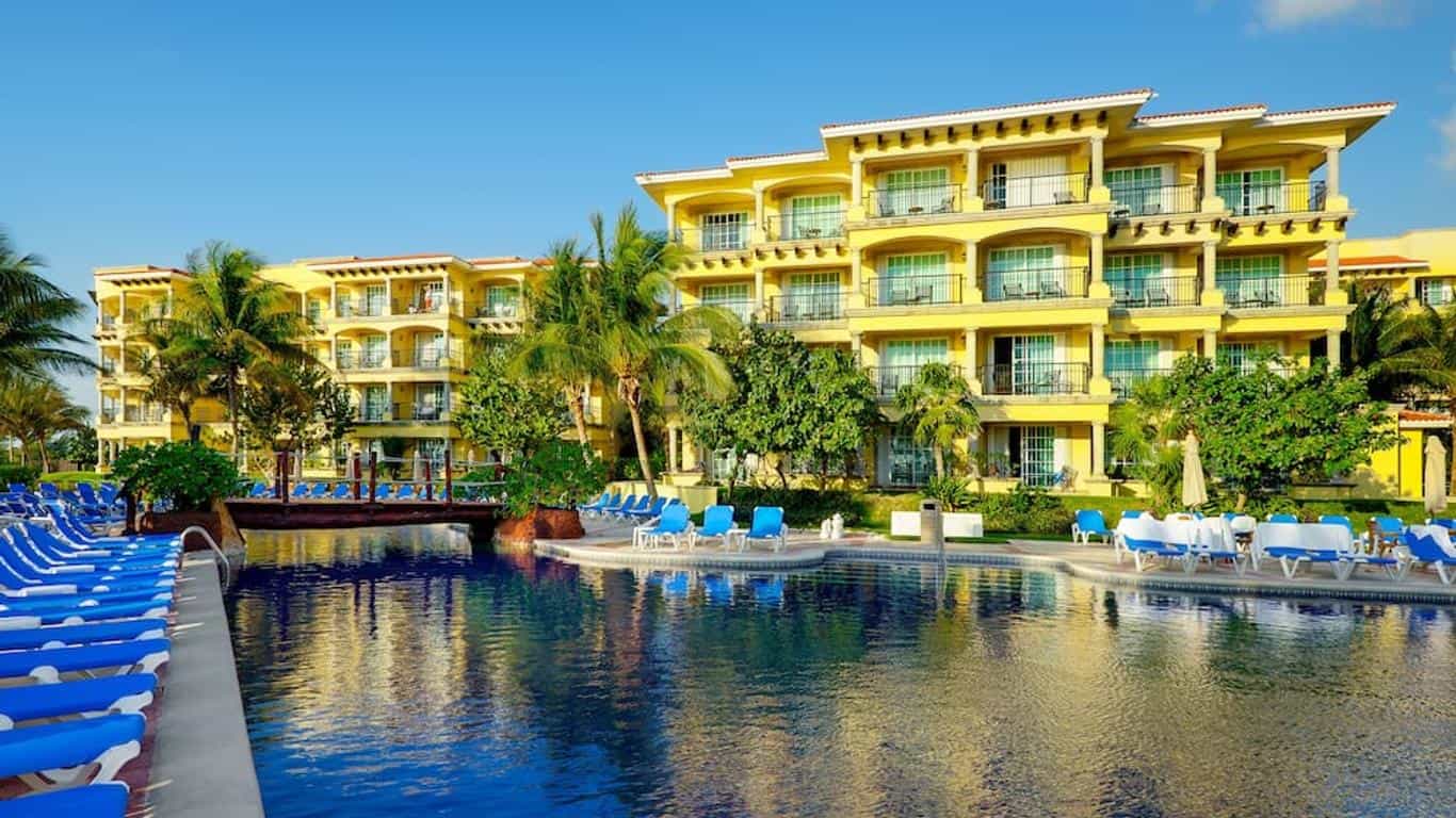 Private Shuttle from Cancun Airport to Hotel Marina El Cid Spa & Beach Resort