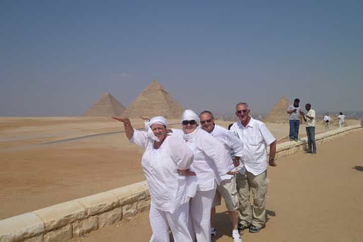 Full-Day Tour of Cairo and Pyramids by Bus from Sharm El-Sheikh