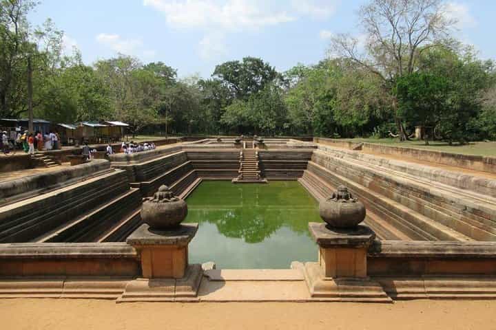 Anuradhapura And Aukana All Inclusive Tour From Habarana