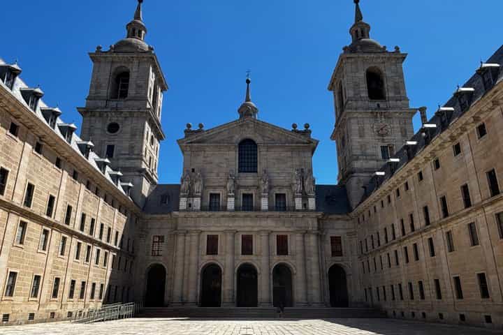Private El Escorial & Segovia Tour from Madrid with Official Guide