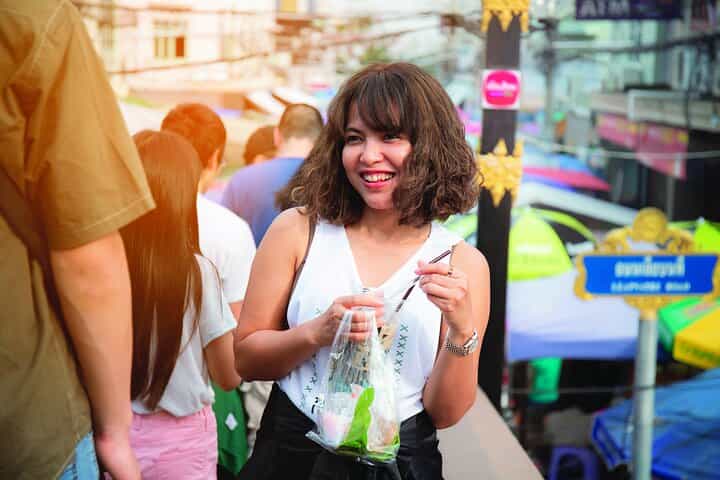 Amphawa & Railway Markets & Boat Ride: Multi-Lang Private Tour from BKK [EN,ES,DE,IT,FR,ZH]