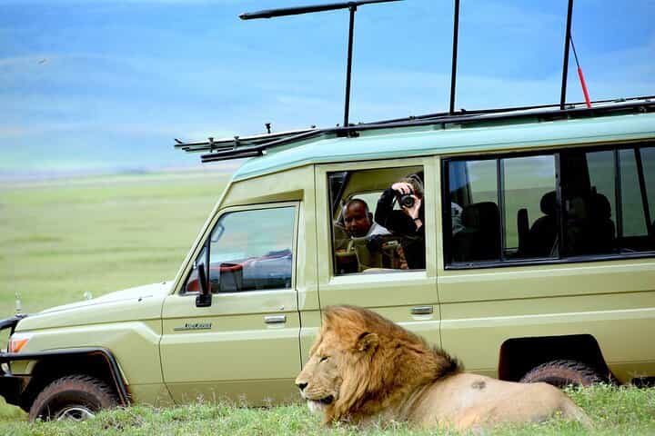 Experience Tanzania and Zanzibar with 15 Days Private Tour
