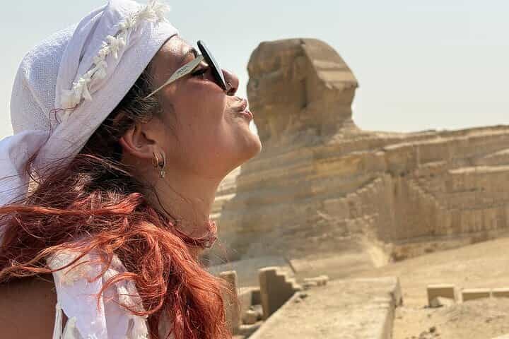 Private Giza Pyramids, Sphinx, GEM Museum & Bazaar Tour