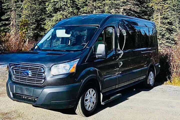 Calgary or Calgary Airport to Lake Louise Private Transfer