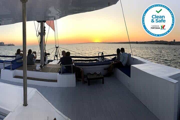 2H Private Sailing Catamaran "Vertigo" Tour in Lisbon up to 18pax