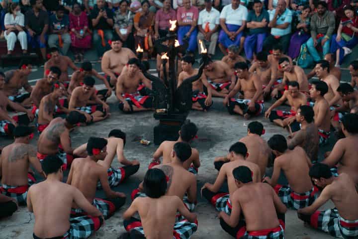 Uluwatu Cultural Tour: Ocean Cliff Temple & Kecak Fire Dance