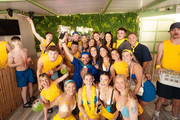 Pub Crawl in Cyclades