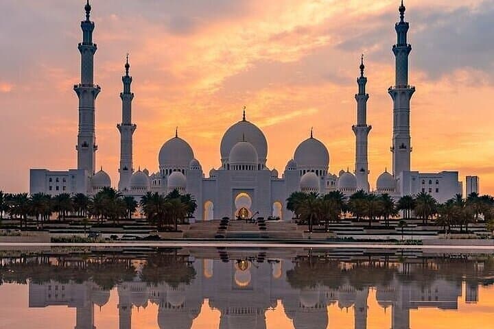 Abu Dhabi Full-day Sightseeing Tour from Dubai with Mosque Visit 