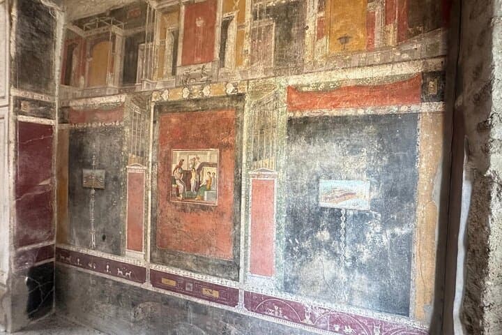 From Positano: Pompeii Guided Tour with Skip the Line