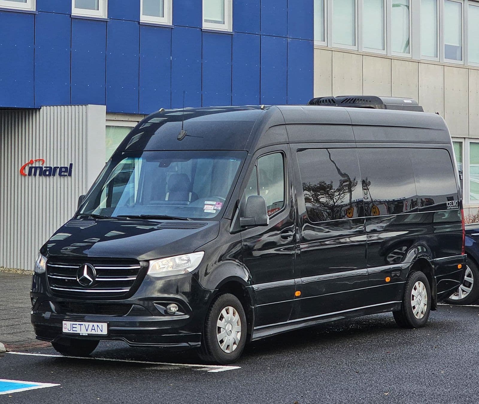 Private Transfer Reykjavik →  Blue Lagoon - Jetvan 10 pax