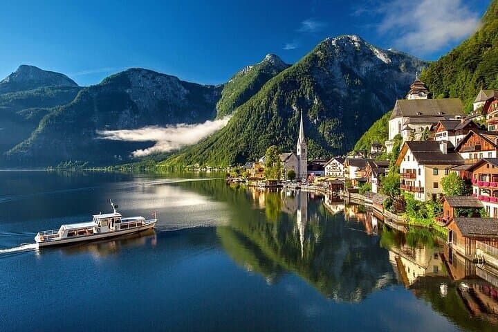  Private Tour: Hallstatt-City, Skywalk, and Salt Mine from Vienna