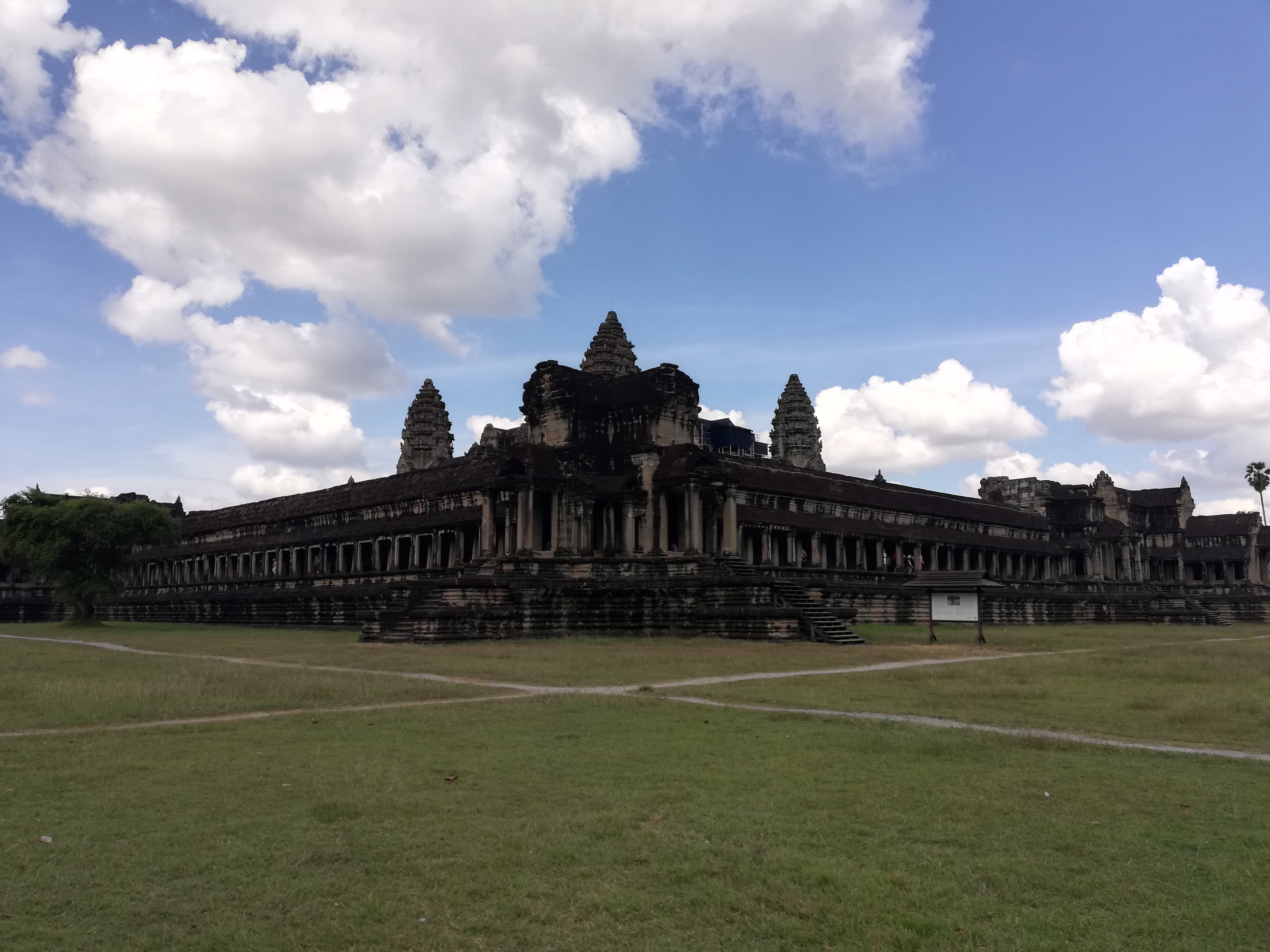 Afternoon Tour to Ta Prohm, Bayon and Angkor Wat Temple with Sunset