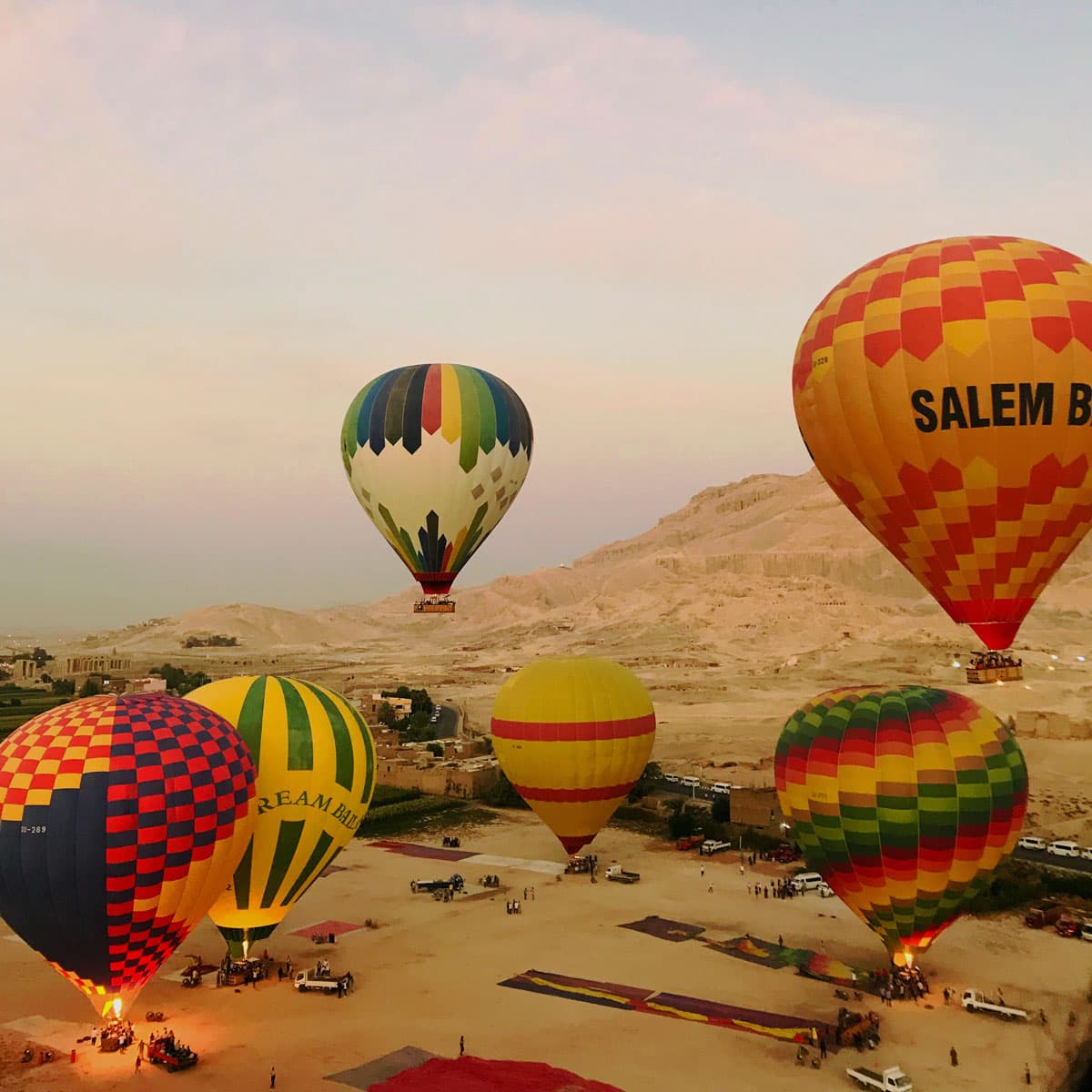 Hot air balloon ride in Luxor 