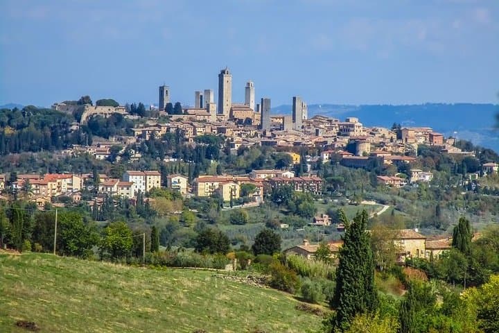 PRIVATE TRANSFER from Florence to Siena with stop in S Gimignano & Monteriggioni
