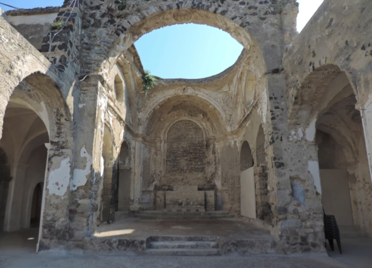 Ischia: Guided tour in English of the Aragonese Castle + hotel transfer