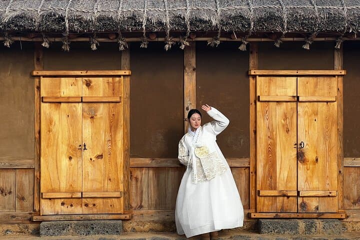 Hanbok Experience & Seasonal Day Private Package Tour 