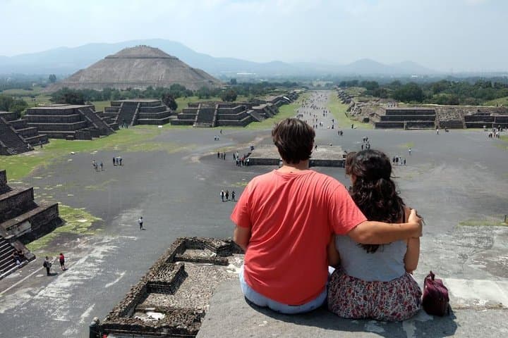 Private Combo 2 days: Teotihuacan+Basilica+Tlatelolco+Xochimilco+Frida+Coyoacan