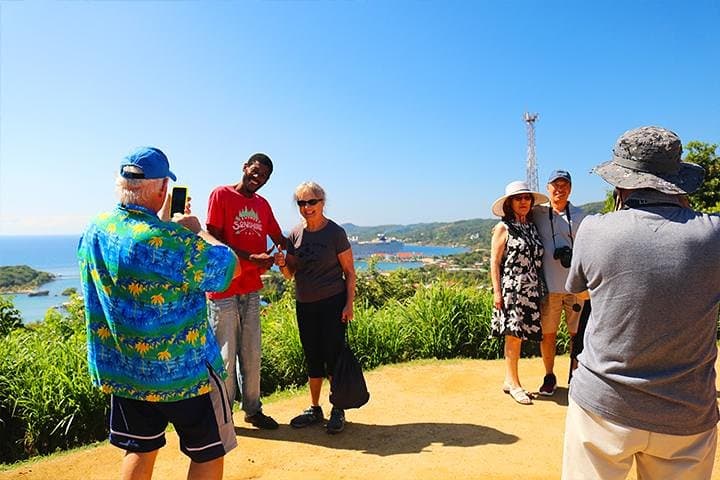  Roatan Highlight Excursion plus Beach at Sol & Mar Private Club