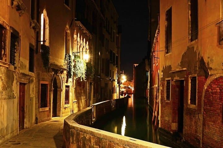Venice by Night: Highlights & Hidden Gems Tour