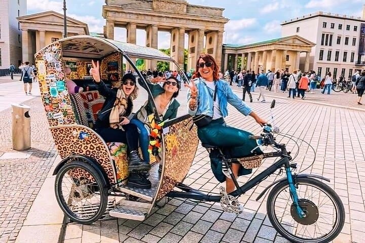 Rickshaw Tours Berlin - Groups of up to 16 people with several rickshaws
