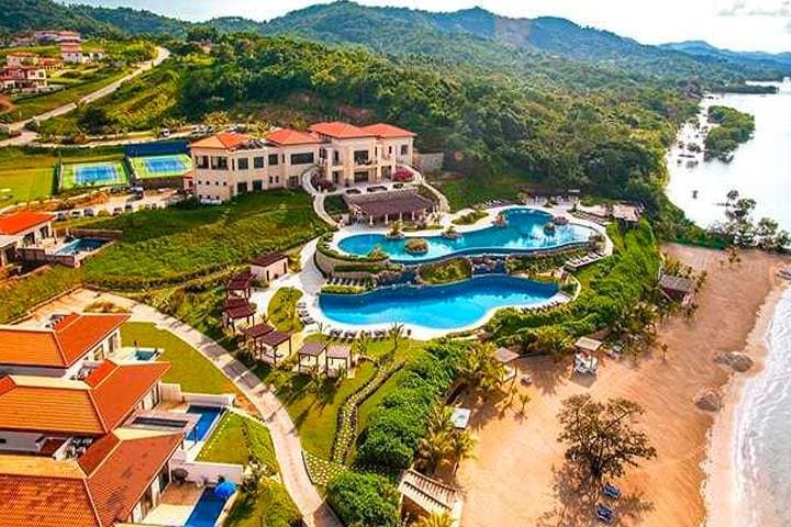 City Tour, Monkeys & Sloths, Beach at Pristine Bay & Transfer