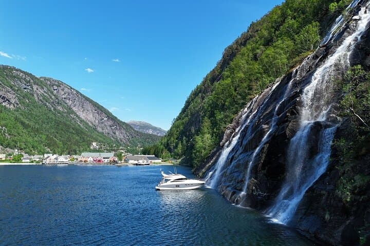 Private Fjord and waterfalls cruise to Modal- Mostraumen