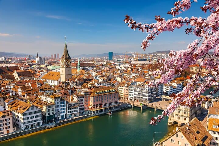 Private transfer from Basel to Zurich with 2h Sightseeing stop