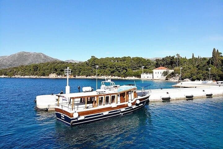 Dubrovnik to Koločep Island Ferry: Scenic Transfer