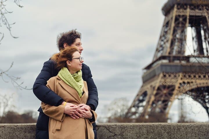 Private Photo Shooting Tour in Paris with a Professional